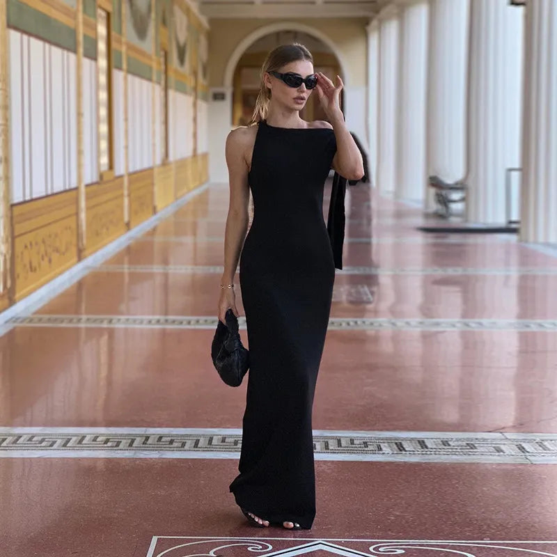 Ariana - Robe longue noire asymétrique élégante