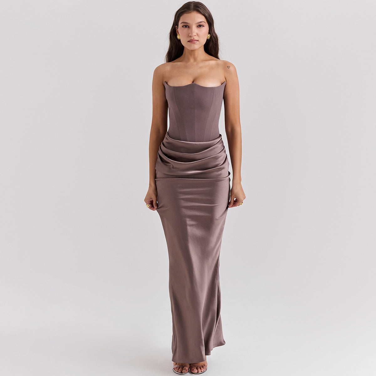Katarina - Robe du soir en satin sans bretelles