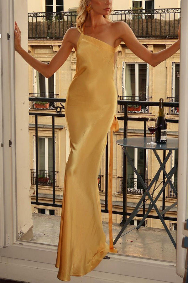 Juliette | Robe de soirée asymétrique décolletée et ajustée pour femme