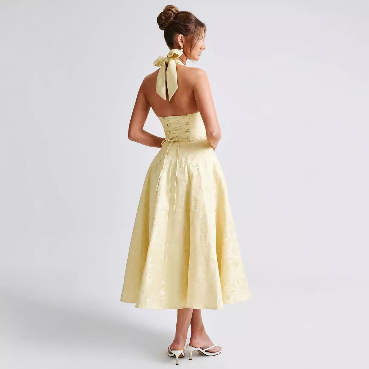 Julieta - Robe midi avec encolure licou