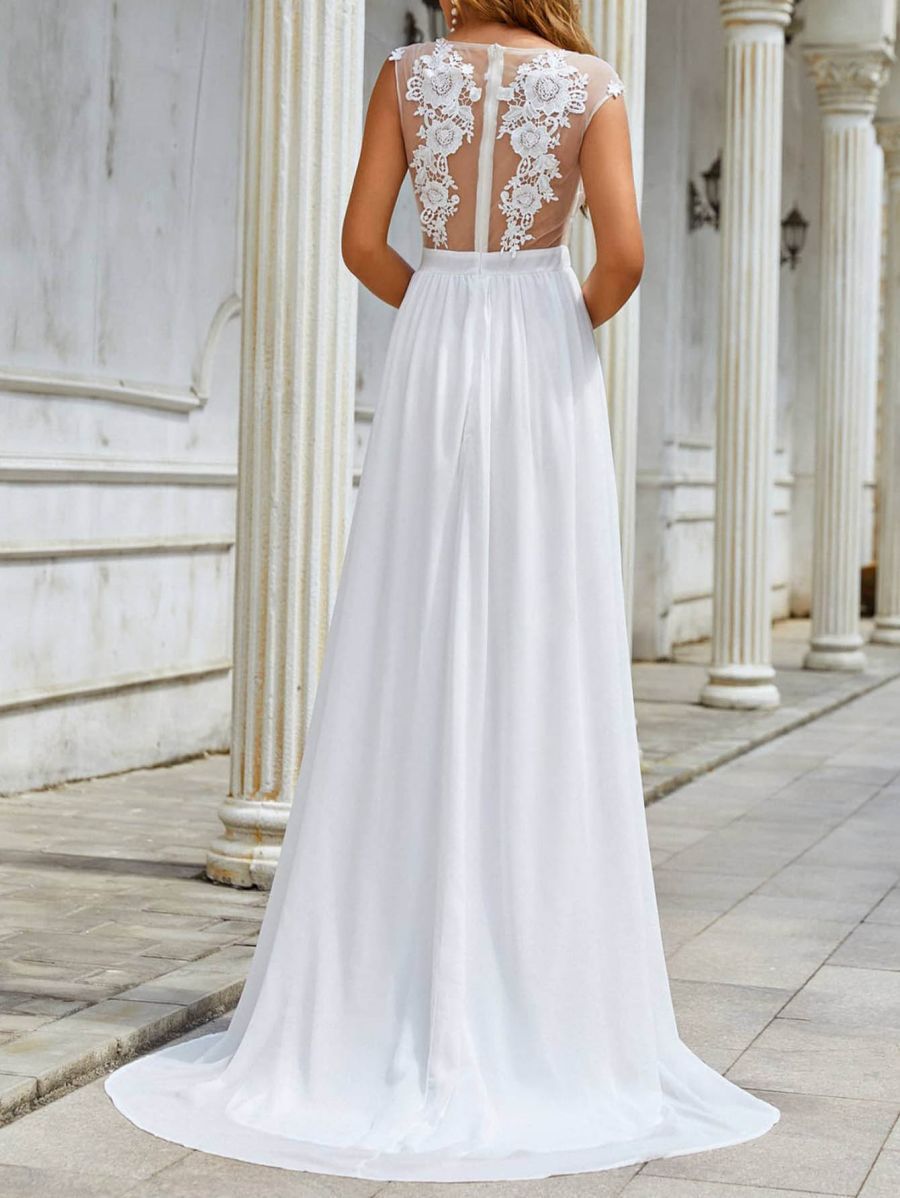 Gisela | Robe de mariée large avec dentelle, traîne et jupe fluide en mousseline de soie