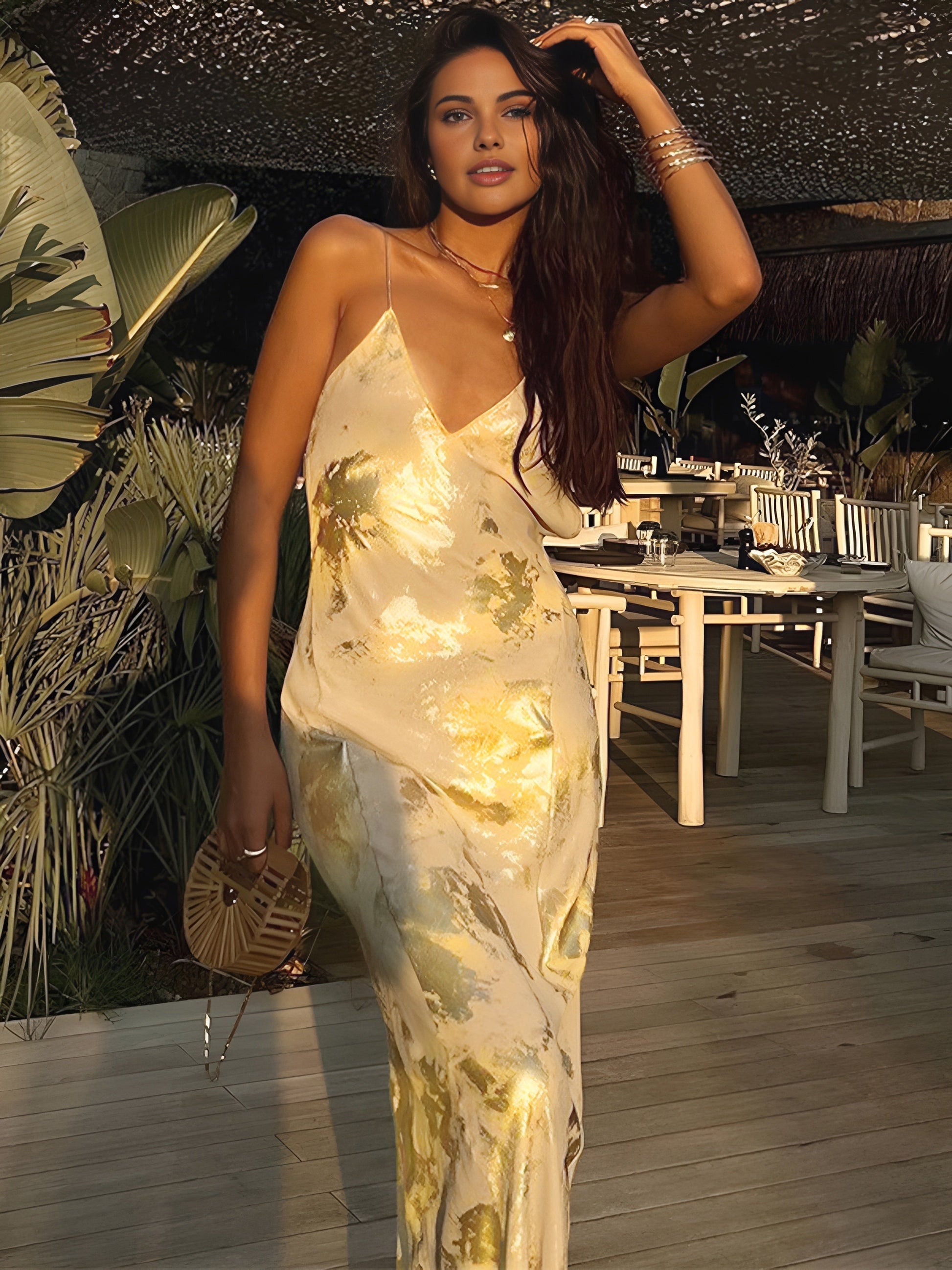 Elena - Robe longue satinée à bretelles