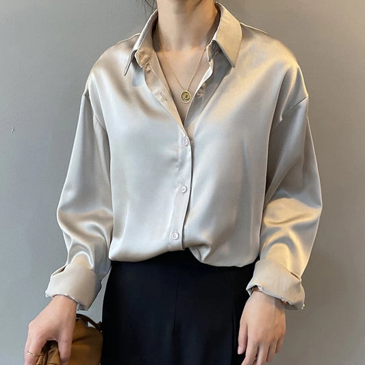 Élise - Chemisier fluide en satin élégant