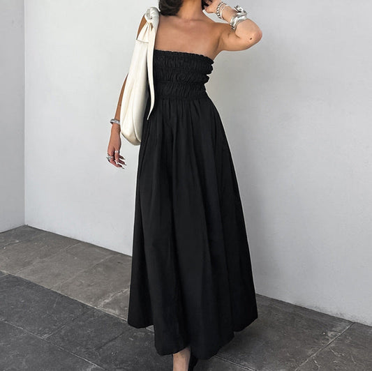 Elda | Robe noire à bretelles et taille haute pour femmes