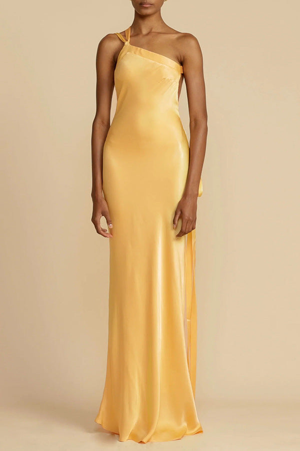 Juliette | Robe de soirée asymétrique décolletée et ajustée pour femme